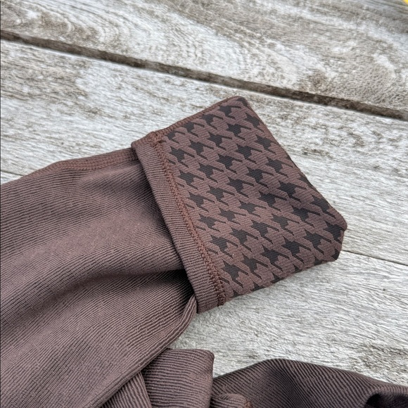 VUORI Textured Chilled Out Legging JAVA BROWN SIZE MEDIUM NWT - Picture 7 of 7